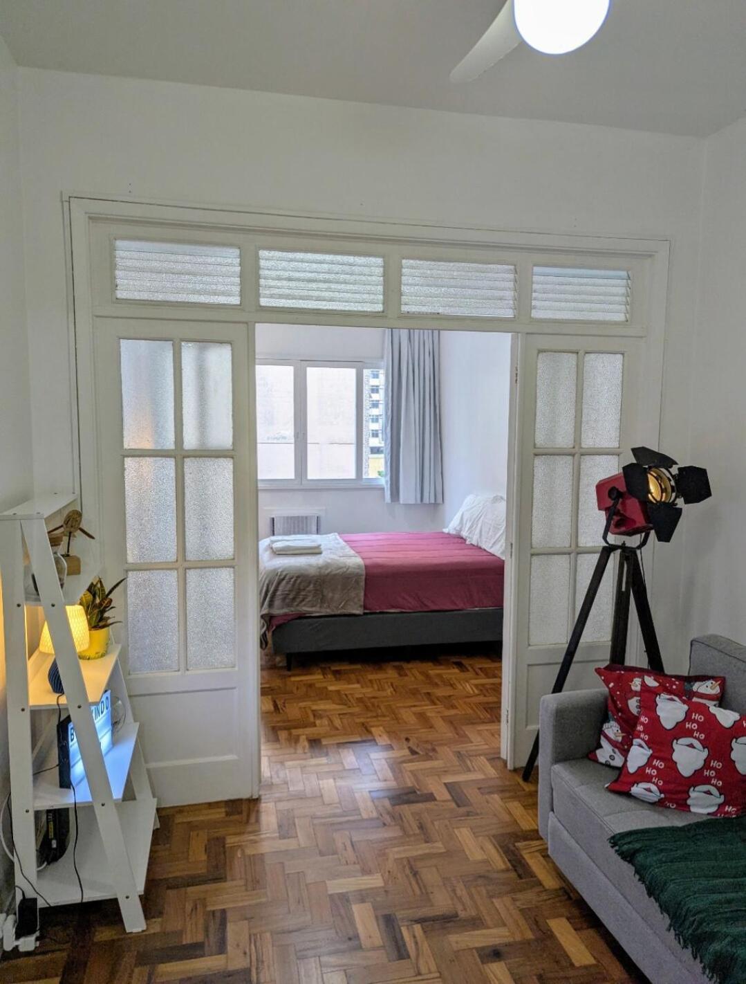 Espacoso Flat In Copacabana Apartamento *